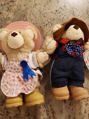 Wendys Furskins Lot Of Collectibles Vintage 1986